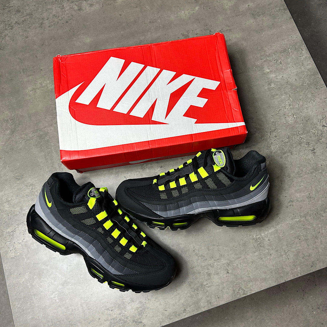 AIR MAX 95 REVERSE NEON